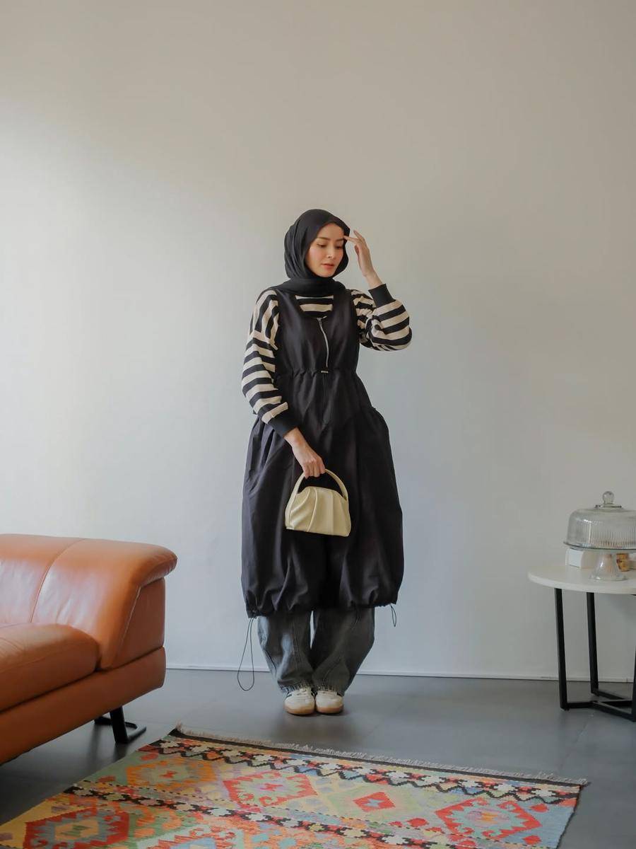 outfit hijab ngampus buat maba ala Dhatu Rembulan (instagram.com/dhaturembulan)