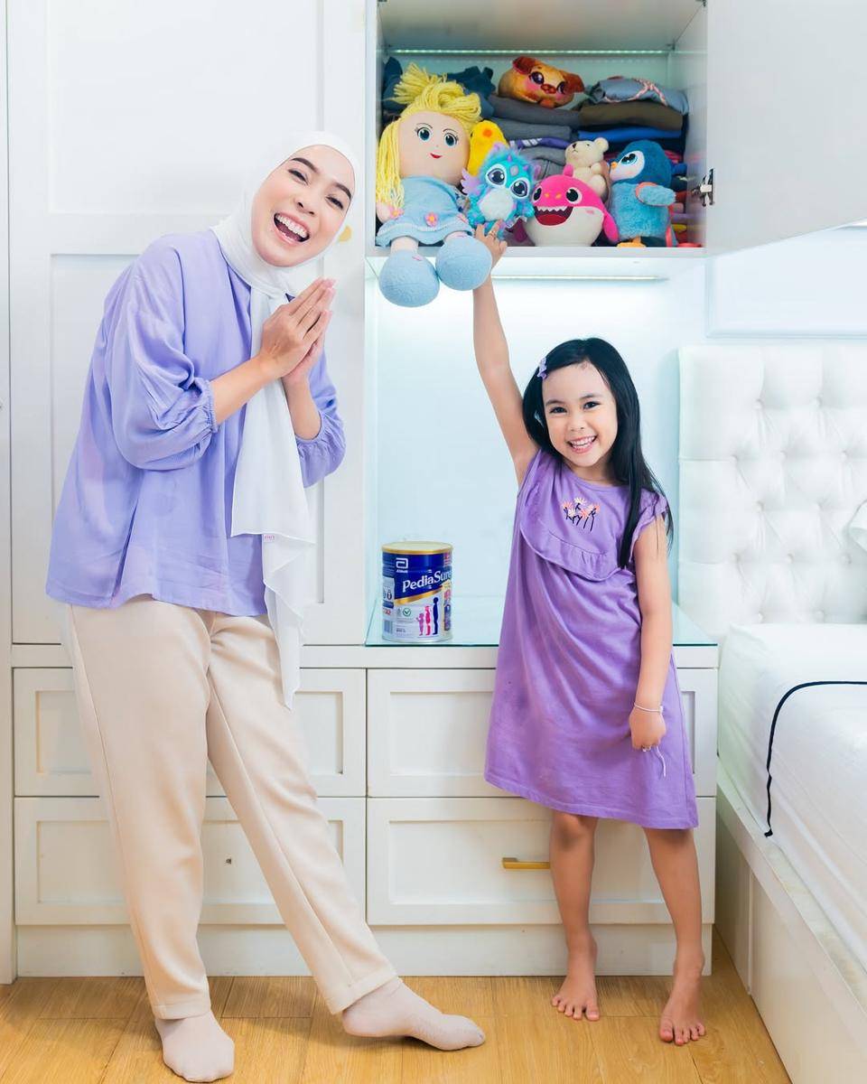 referensi outfit ibu dan anak ala Fitri Tropica (instagram.com/fitrop)