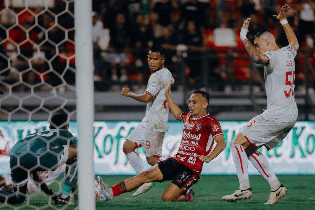 Salah satu momen laga pekan ke-23 BRI Liga 1 2024/2025 antara Bali United melawan Malut United yang berlangsung di Stadion Kapten I Wayan Dipta Gianyar pada 17 Februari 2025. (Twitter.com/BaliUtd)