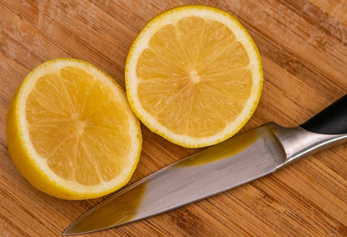 ilustrasi lemon potong (unsplash.com/Marcel L.)