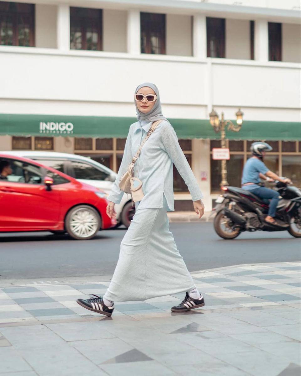 outfit hijab ngampus buat maba ala Dhatu Rembulan (instagram.com/dhaturembulan)