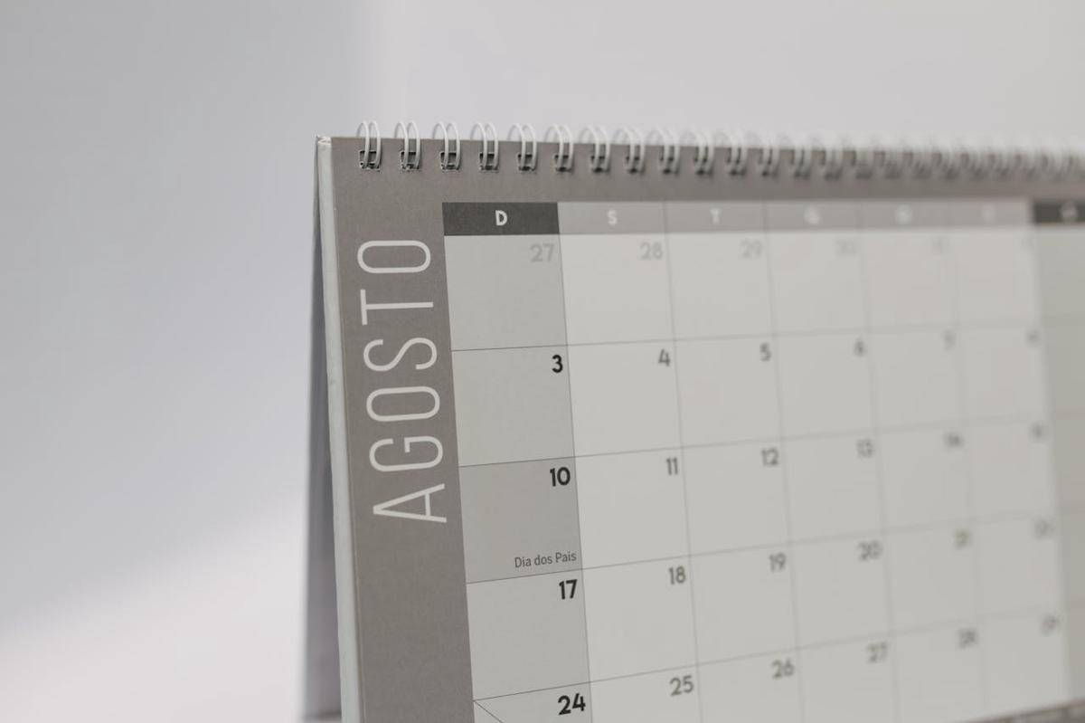 ilustrasi kalender Agustus 