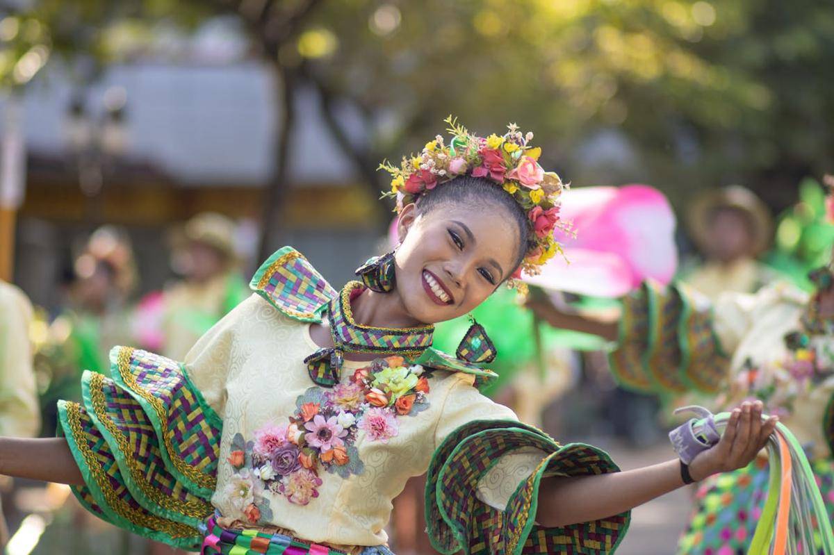 ilustrasi kostum karnaval (pexels.com/THADEO MOSQUEDA) 