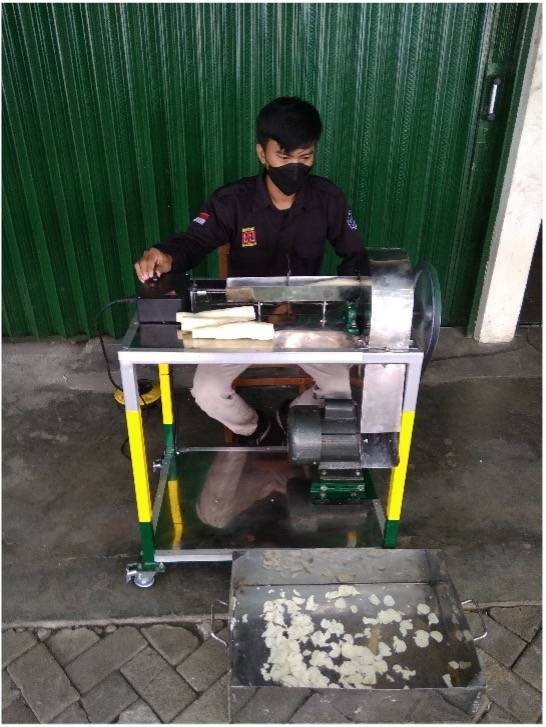 Ilustrasi mesin perajang singkong berbasis stepper.