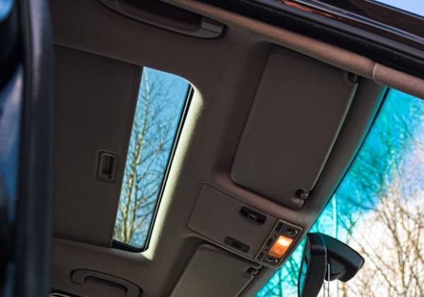 Mobil dengan Sunroof Rentan Bocor