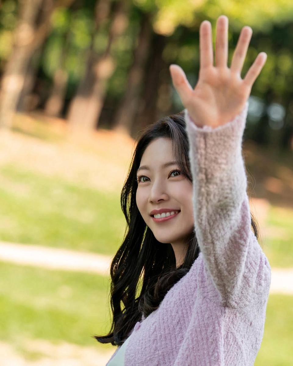 Gong Seung Yeon di KDrama My Lovely Journey (instagram.com/varoent_official)