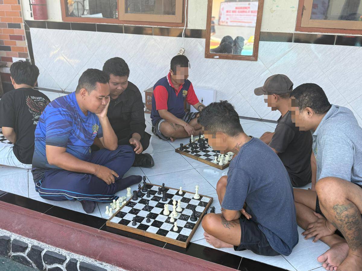 Rumah Tahanan Negara (Rutan) Kelas IIB Negara menggelar Pekan Olahraga dan Seni (PORSENI) selama lima hari berturut-turut, mulai Senin-Jumat (11-15/8/2025).