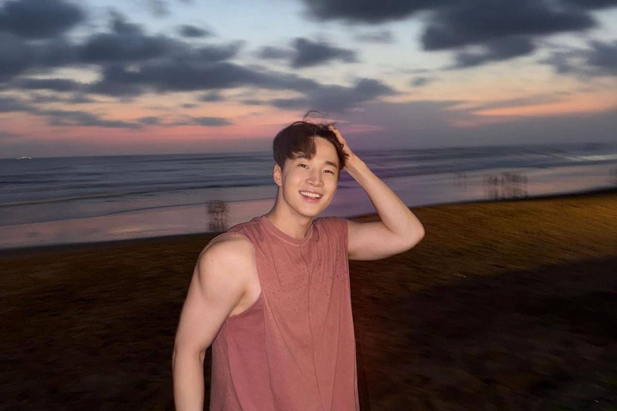 potret liburan Henry Lau di Bali