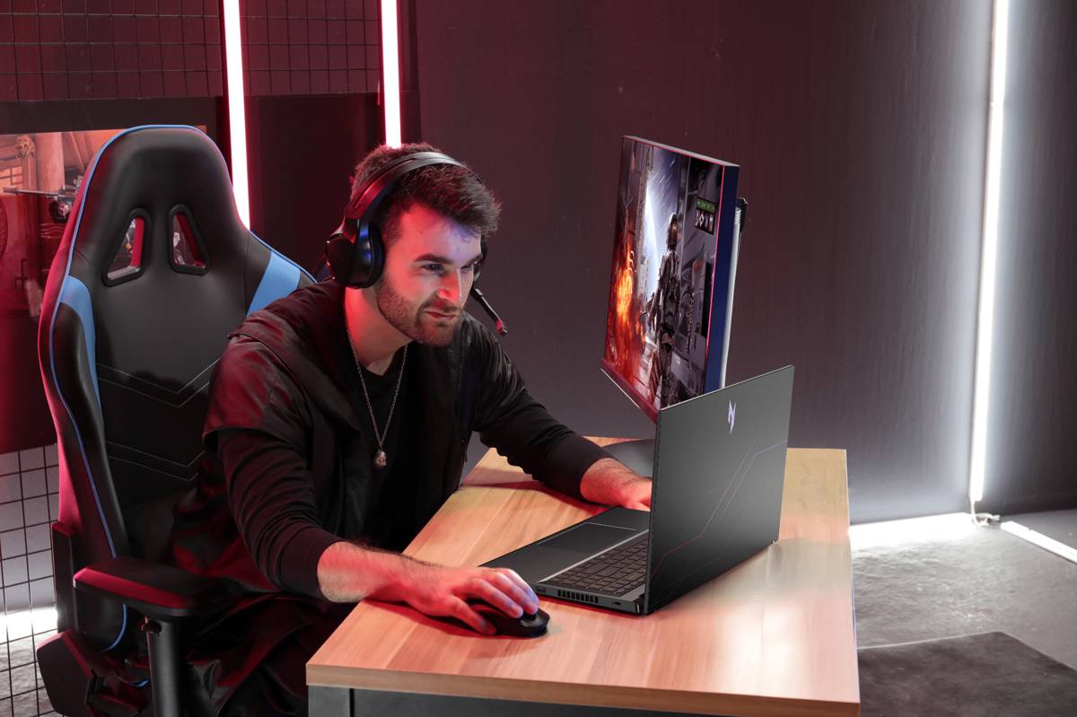 Nitro-V15_ANV15-52_Lifestyle-01-custom.png