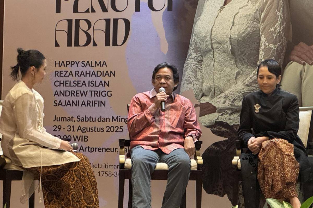 IMG_3103 Besar.jpegtim produksi dan cast Bunga Penutup Abad di konferensi pers pada Jumat (15/8/2025)