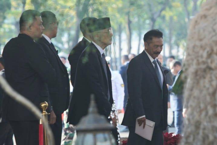 Mantan Wapres Tri Sutrisno