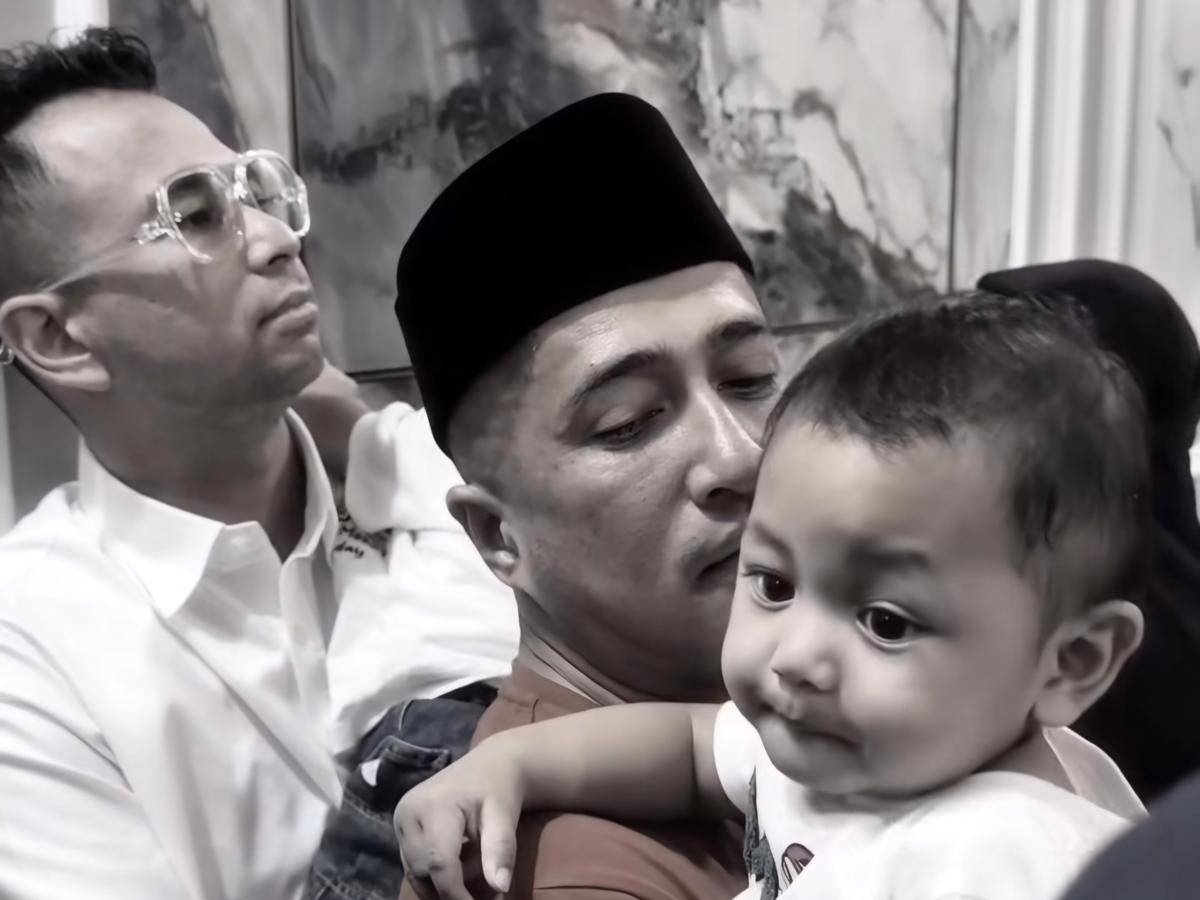 Raffi Ahmad dan Irfan Hakim di rumah duka Mpok Alpa 