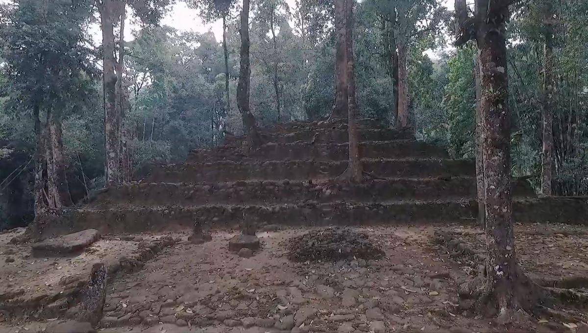 Situs Punden Berundak Lebak Cibedug 