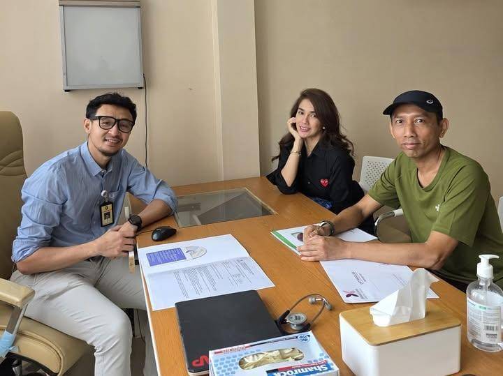 potret Ussy Sulistiawaty gagal ikut Chicago Marathon 2025