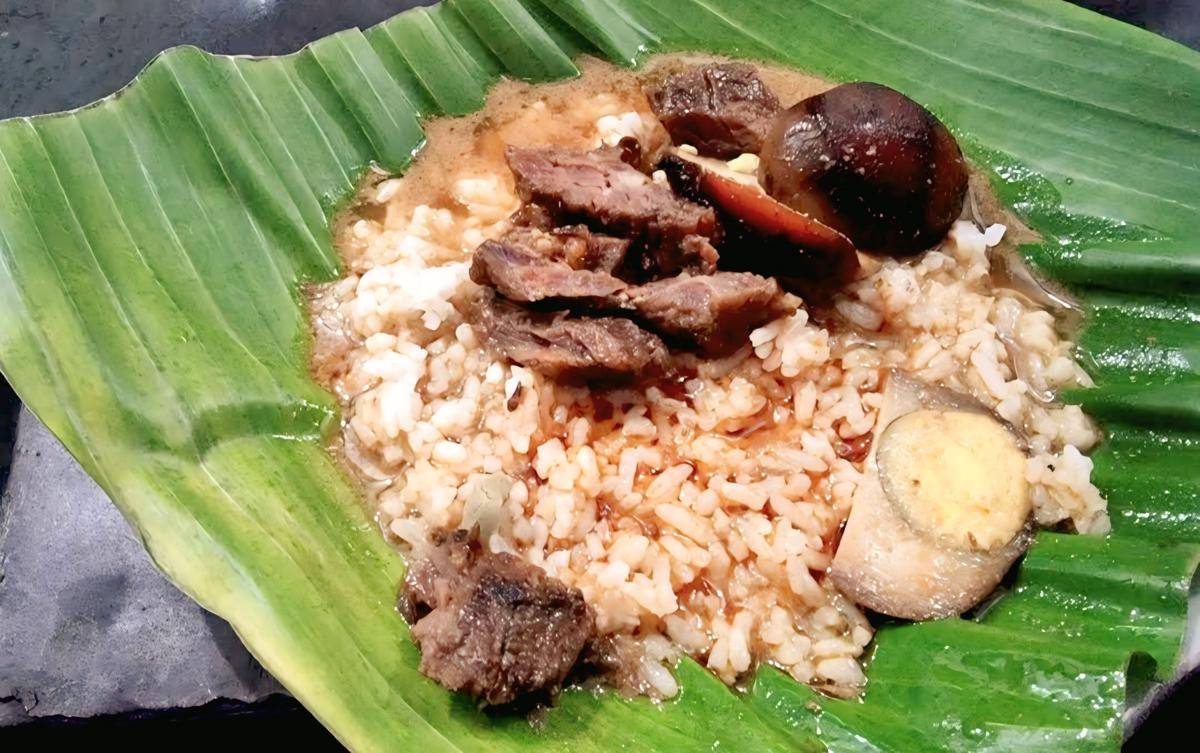 Nasi Gandul Romantis Pak HS Sardi (google.com/maps/Faisal Nafis)