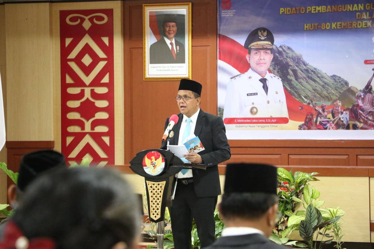 Gubernur NTT, Melki Laka Lena, saat membacakan pidato HUT RI ke-80.