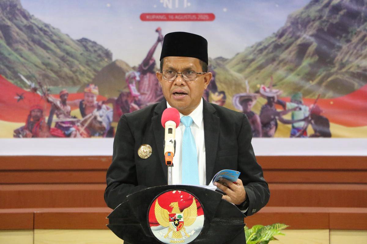 Gubernur NTT Melki Laka Lena membacakan pidato jelang HUT RI ke-80