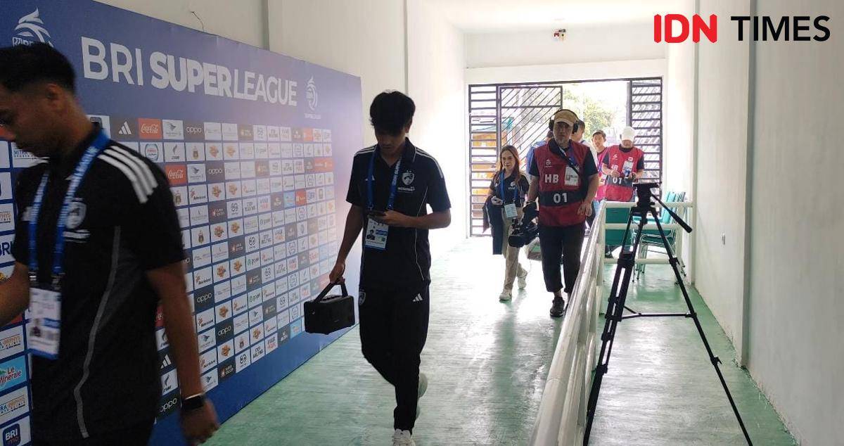 Pemain Muda Indonesia, Victor Dethan saat hadir di Stadion Sumpah Pemuda Bandar Lampung. (IDN Times/Muhaimin)