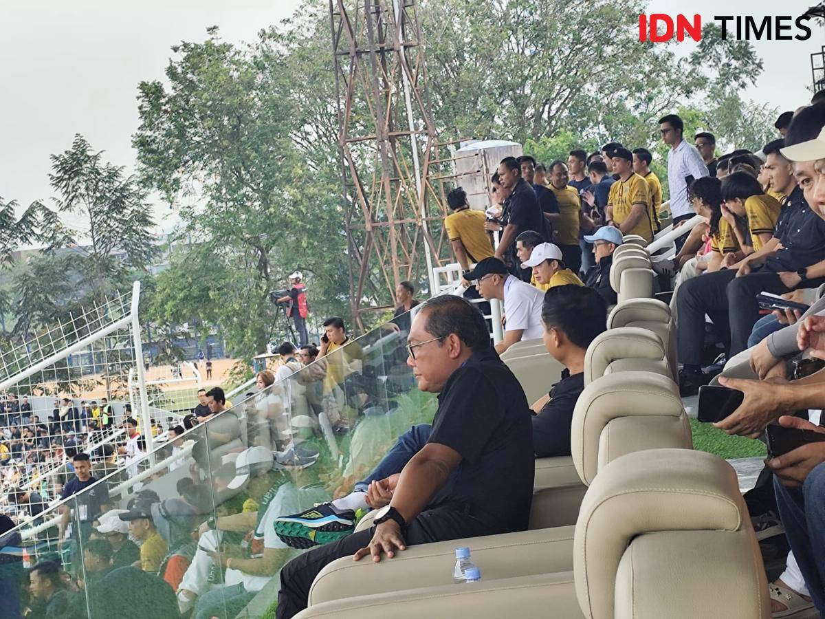 Foto COO Bhayangkara Presisi Lampung FC, Sumardji dan Gubernur Lampung, Rahmat Mirzani Djausal. (IDN Times/Muhaimin)