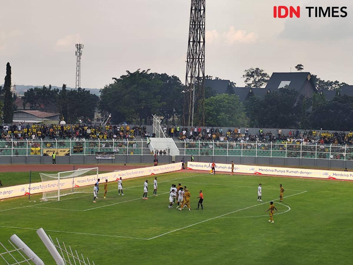 Pertandingan Bhayangkara Presisi Lampung FC vs PSM Makassar. (IDN Times/Muhaimin)