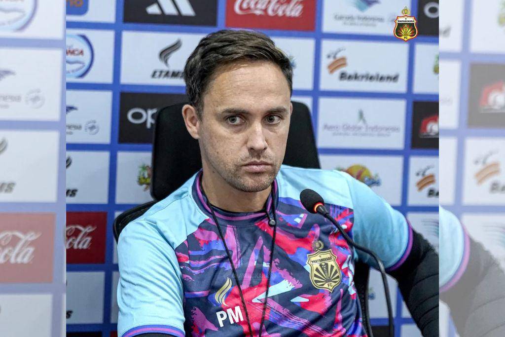 Pelatih kepala Bhayangkara Presisi FC, Paul Munster, dalam sesi jumpa pers pra-pertandingan BRI Super League 2025/2026 pada Jumat 15 Agustus 2025. (Instagram.com/bhayangkarafc)