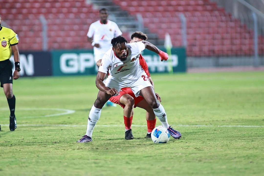 Striker asal Kongo, Jacques Themopele, saat memperkuat East Riffa di salah satu pertandingan Bahraini Premier League musim 2024/2025. (Instagram.com/eastriffaclub)