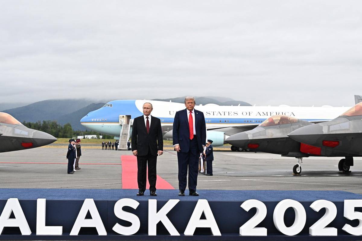 Presiden Rusia, Vladimir Putin dan Presiden AS, Donald Trump, di Anchorage, Alaska. (kremlin.ru, CC BY 4.0 <https://creativecommons.org/licenses/by/4.0>, via Wikimedia Commons)