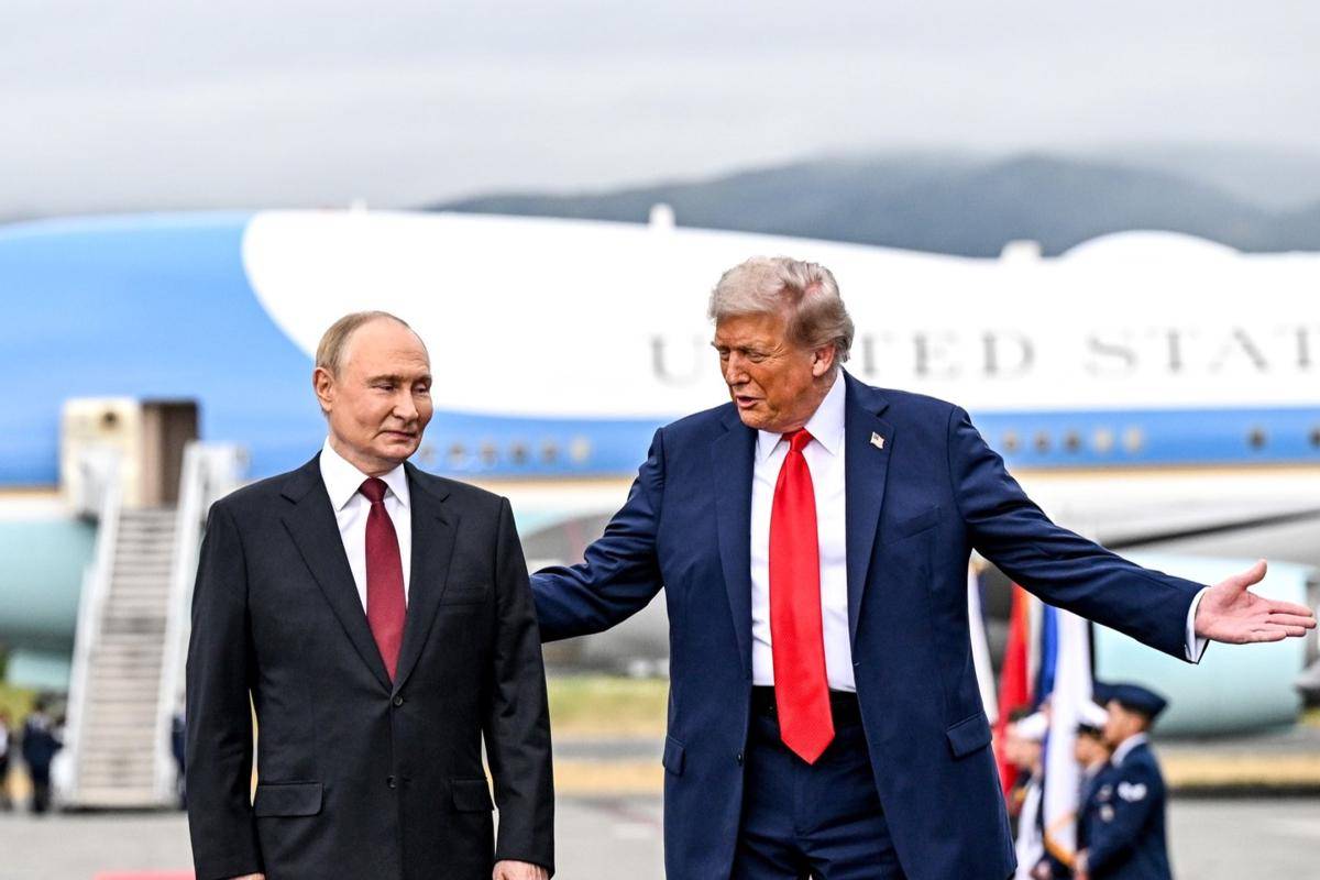 Presiden Rusia, Vladimir Putin dan Presiden AS, Donald Trump, di Anchorage, Alaska. (kremlin.ru, CC BY 4.0 <https://creativecommons.org/licenses/by/4.0>, via Wikimedia Commons)