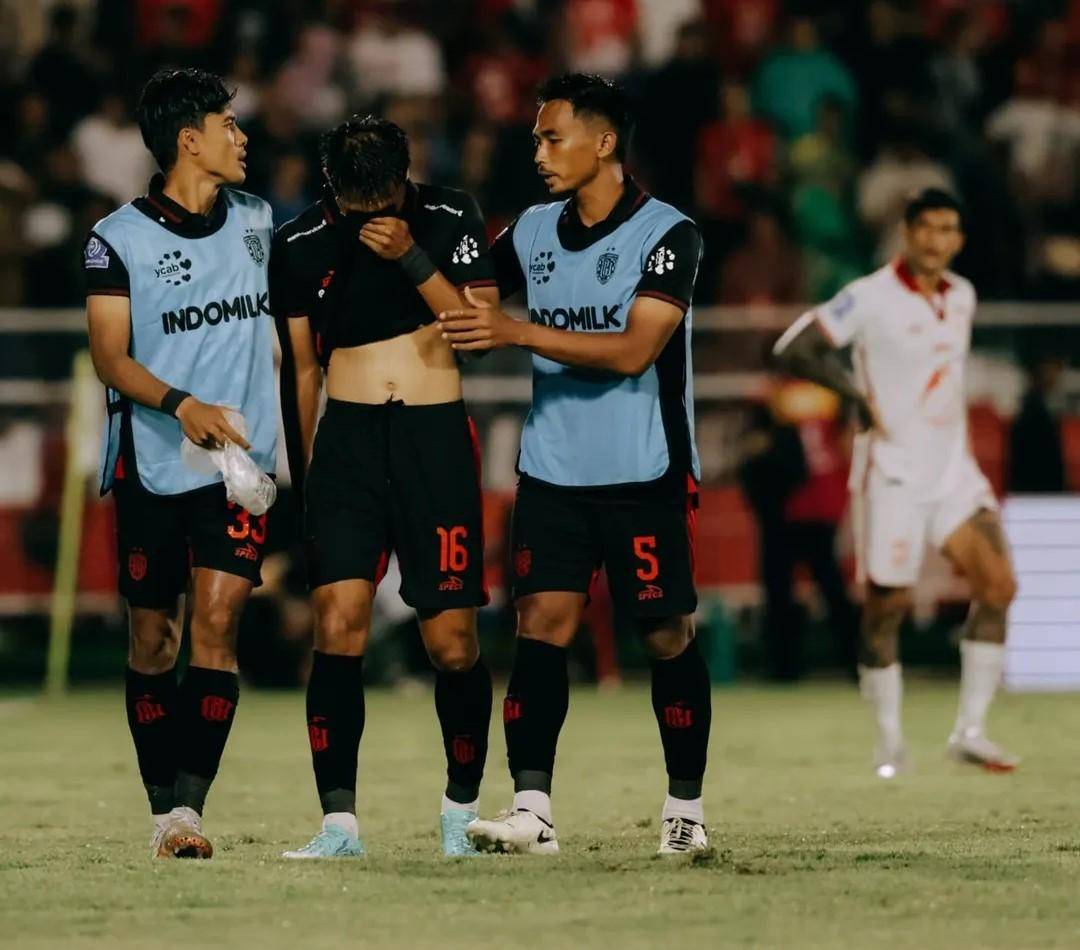 Rizky Dwi (16) usai mencetak gol bunuh diri. (Instagram.com/baliunitedfc)