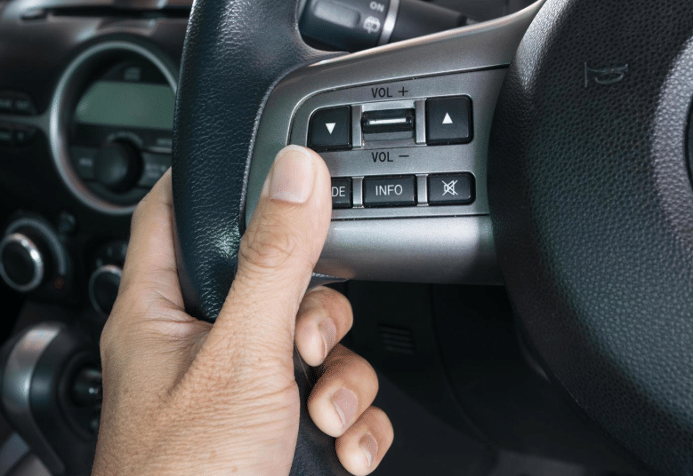 illustrasi cruise control (vecteezy.com/pichai pipatkuldilok)