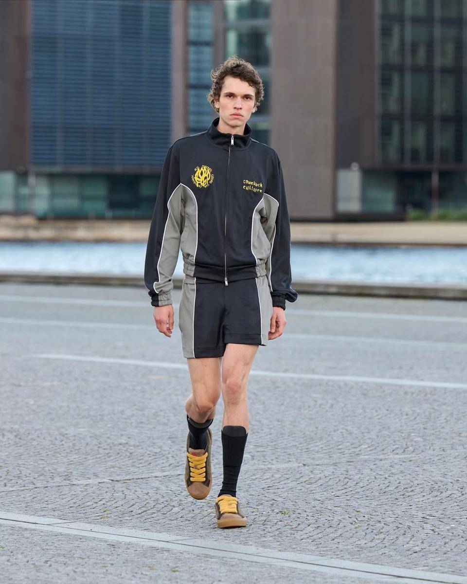 Koleksi ALIS S/S '26 di Copenhagen Fashion Week (instagram.com/alis_culture)