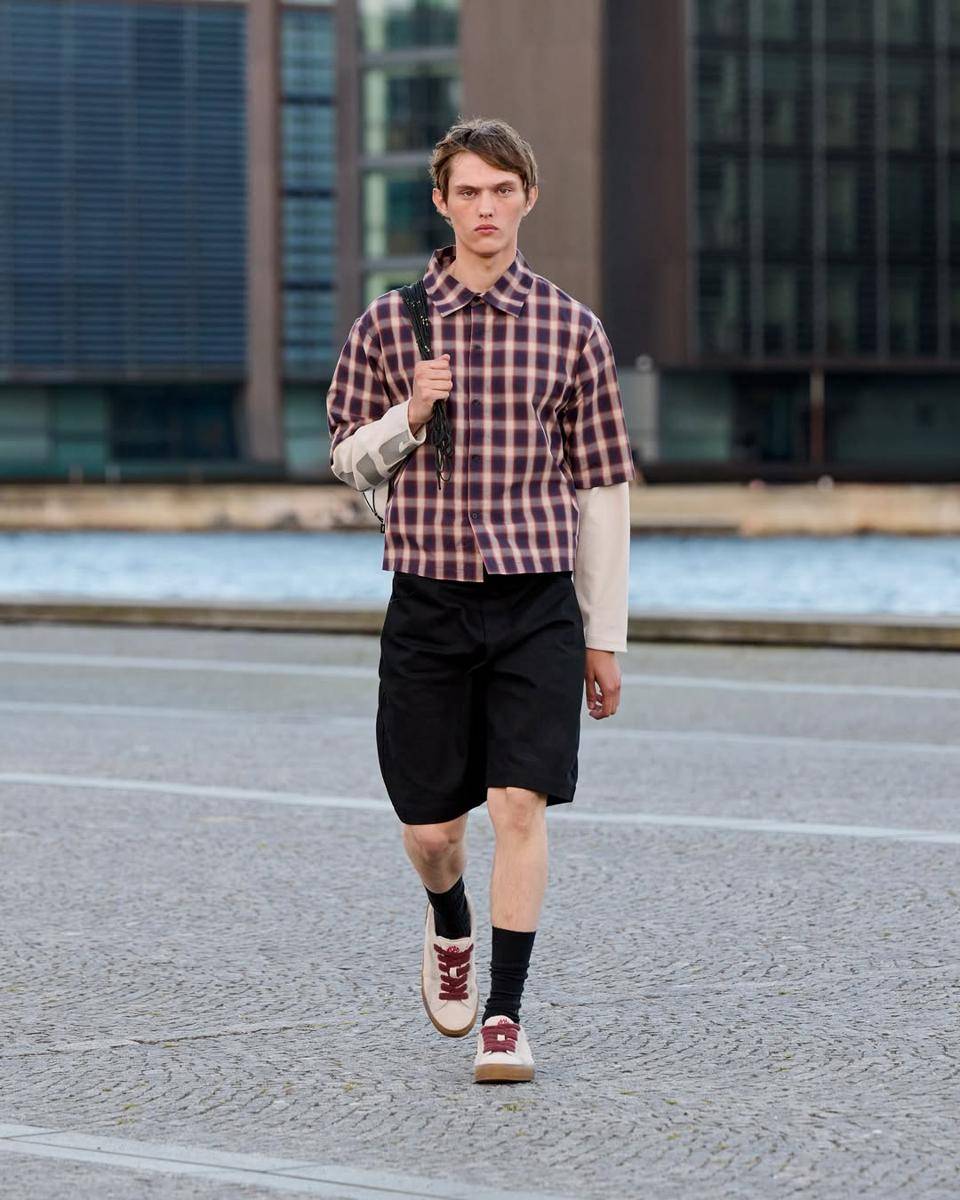 Koleksi ALIS S/S '26 di Copenhagen Fashion Week (instagram.com/alis_culture)