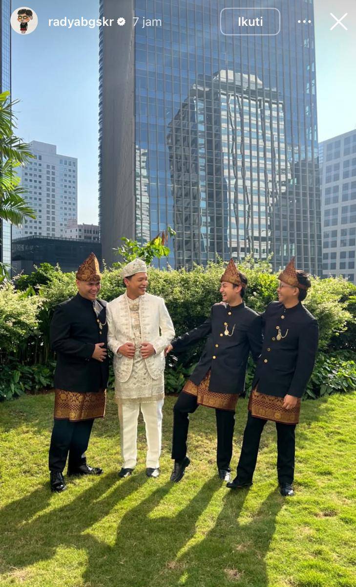 potret bridesmaid dan groomsmen di akad nikah Adikara dan Nazla Alifa