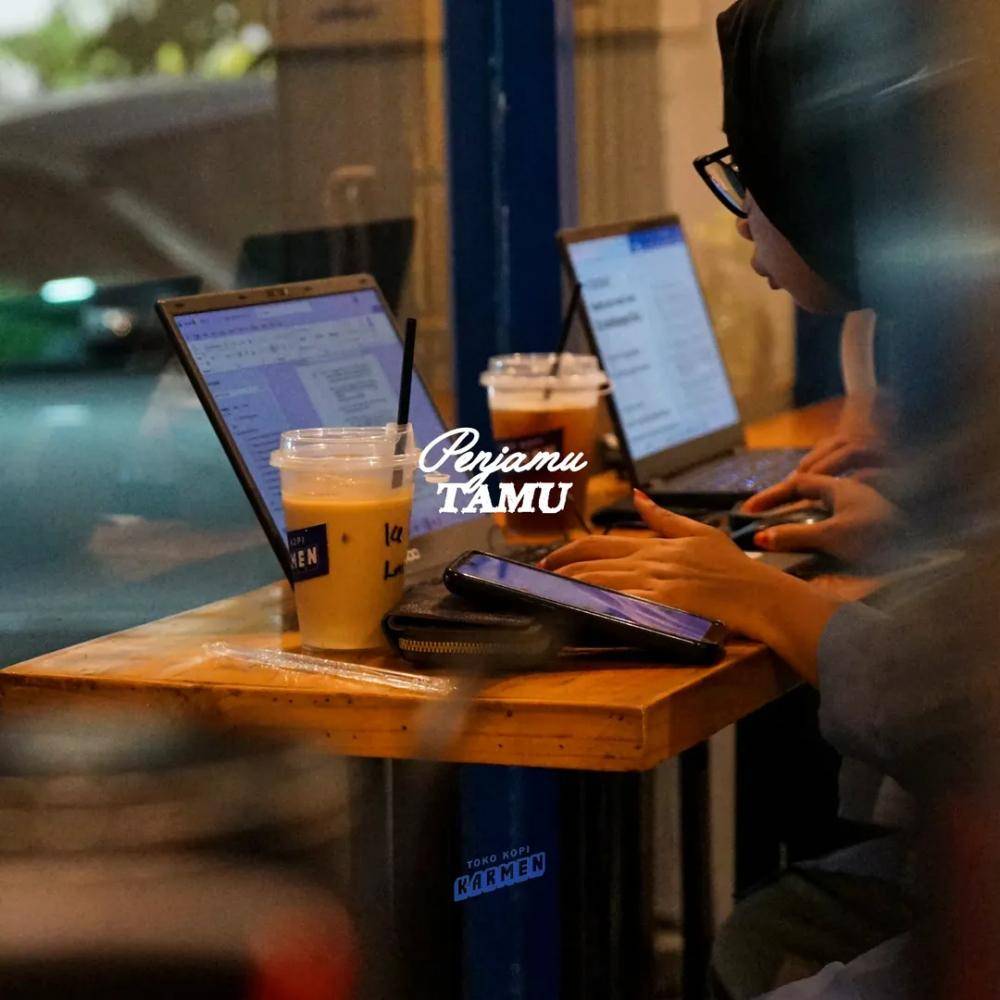 Potret Toko Kopi Karmen