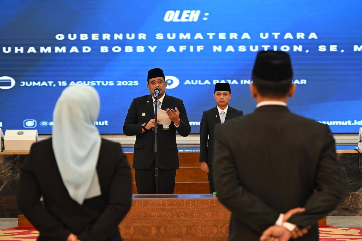 Gubsu_Melantik Pejabat Eselon II 6.jpg