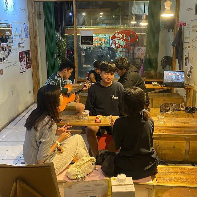 Suasana di Kopi Merah Putih Depok 