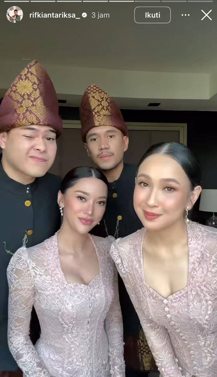potret bridesmaid dan groomsmen di akad nikah Adikara dan Nazla Alifa
