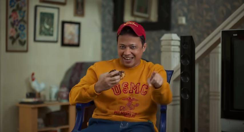 Pak Cokro, karakter Muhadkly Acho di film Tinggal Meninggal