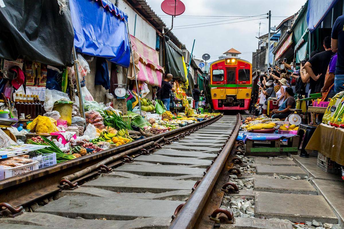 Maeklong Railway Market