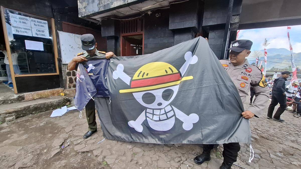 Dua bendera One Piece diamankan petugas di pos pendakian Cemeorosewu Magetan. IDN Times/Istimewa.