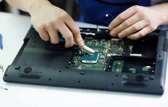 5 Kerusakan Laptop yang Biaya Perbaikannya BIsa Seharga Beli Baru