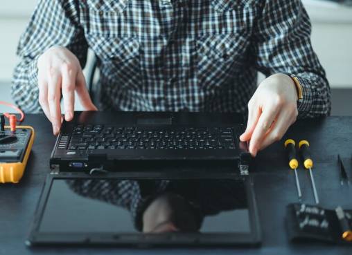 5 Kerusakan Laptop yang Biaya Perbaikannya BIsa Seharga Beli Baru