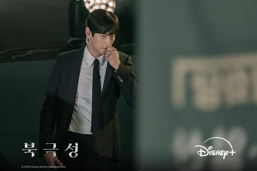 Kang Dong Won di drama Tempest (instagram.com/disneypluskr)
