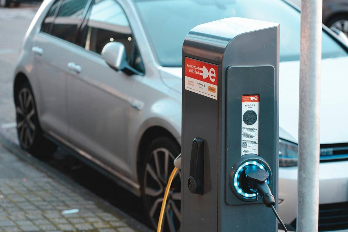 charger mobil listrik