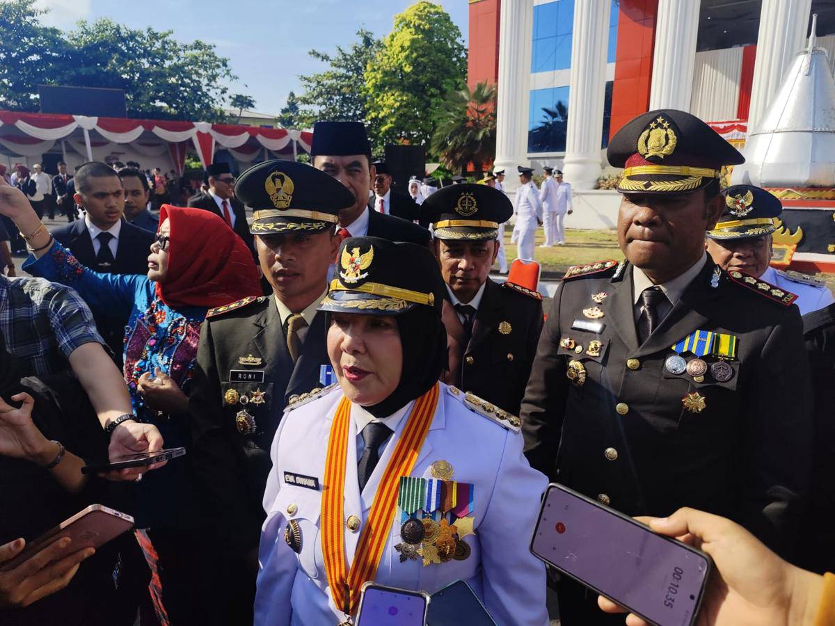 Walikota Bandar Lampung, Eva Dwiana saat diwawancarai. (IDN Times/Muhaimin)