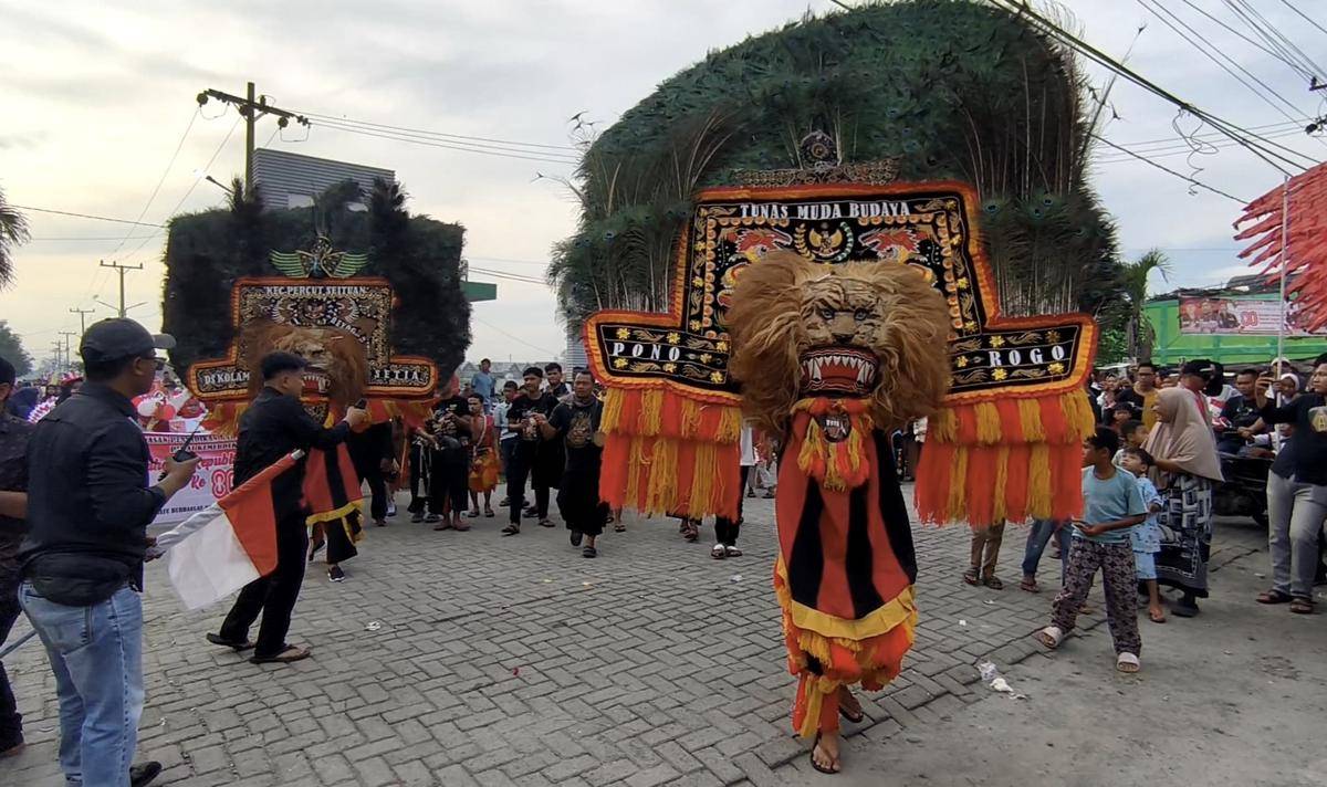Penampilan reog Ponorogo meriahkan festival Kampung Kolam (IDN Times/Eko Agus Herianto)