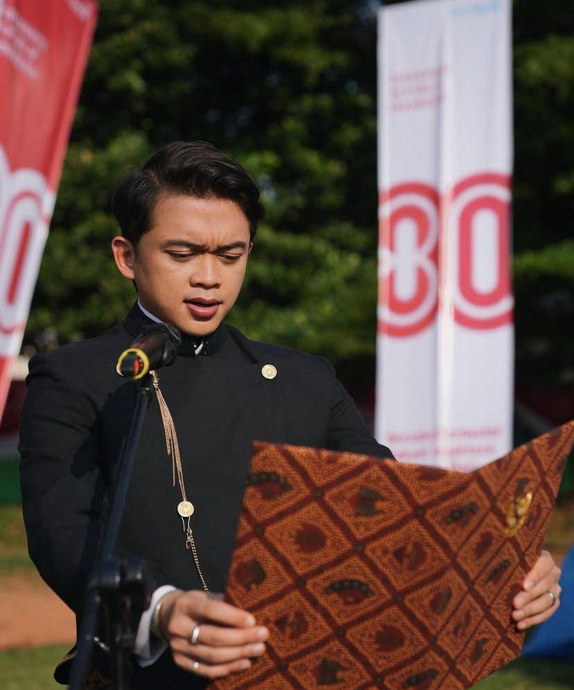potret Kak Kev jadi petugas upacara 17 Agustus (Instagram.com/luqmanrv)