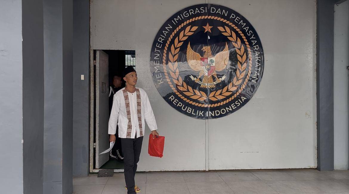 Luki saat keluar dari Lapas Kelas IIA Padang (Foto: IDN Times/Halbert Caniago)