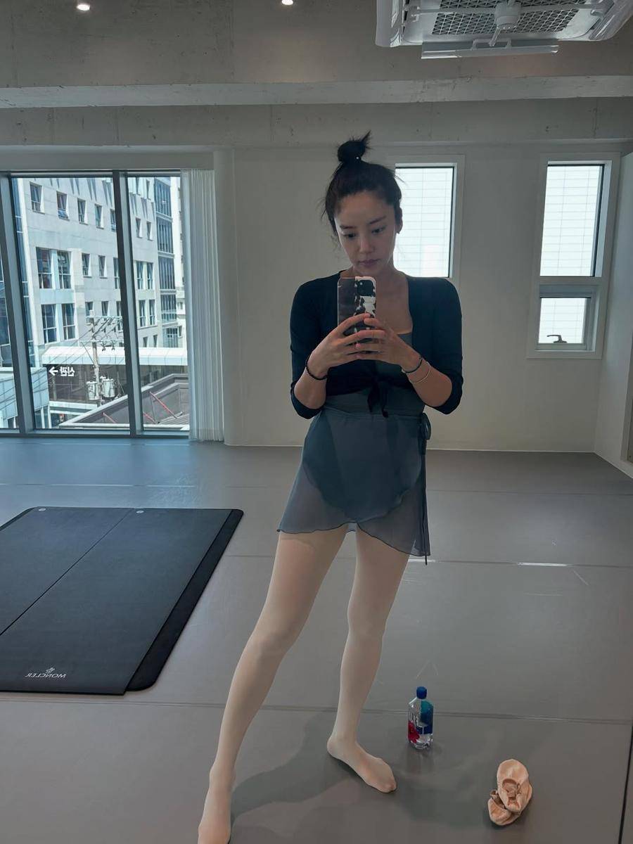 potret Son Dam Bi usai melahirkan (via instagram.com/xodambi)