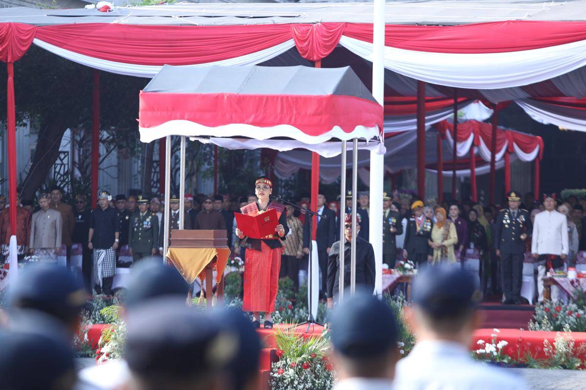 upacara agustusan, balai kota semarang